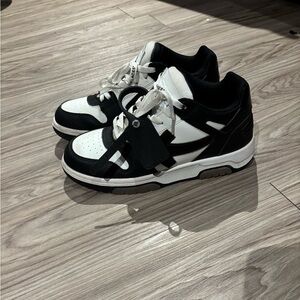 Off-White out of office